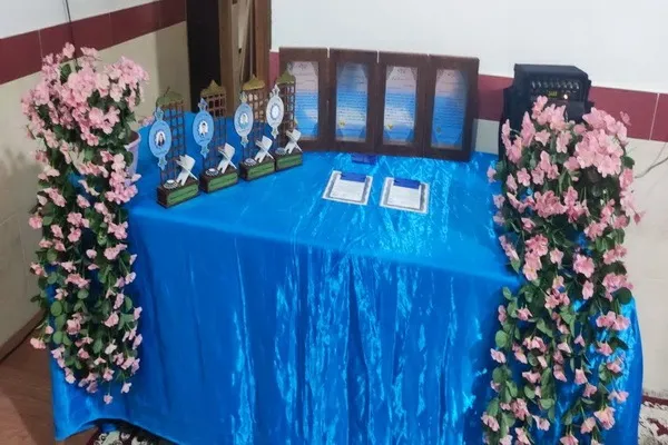 مراسم تجلیل از چهار نفر از حافظان کل قرآن کریم در مؤسسه فرهنگی قرآن و عترت نورین بابل