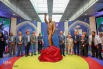 رونمایی از تندیس جهان پهلوان تختی در اصفهان