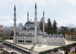 La Turquie offre à Tirana  la plus grande mosquée des Balkans