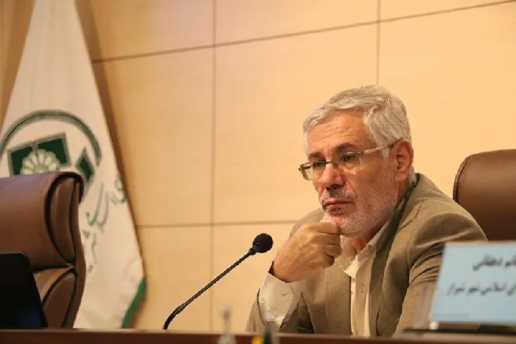 شعر حافظ فرازمانی و فرامكانی است