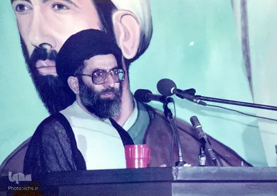سیدعلی خامنه‌ای از تولد تا رهبری
