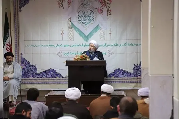 روحانیت باید متعهد به حضور در کنار مردم باشد