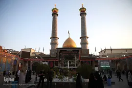 مراسم برافراشته شدن پرچم عزای حسینی بر گنبد آستان مقدس حضرت عبدالعظیم حسنی(ع) در شهر ری