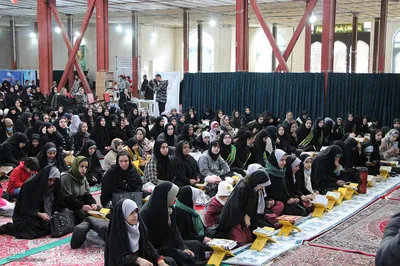 کرسی تلاوت قرآن کریم دانش‌آموزی در ملایر