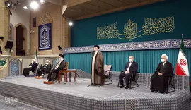 دیدار میهمانان کنفرانس وحدت اسلامى‌ و جمعی از مسئولان نظام با رهبر انقلاب