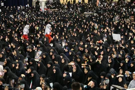 «مراسم وداع» مردم با رئیس جمهور در مصلی