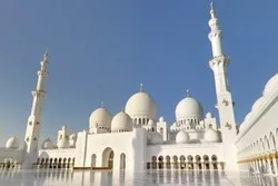 70 000 visiteurs à la grande mosquée d’Abu Dhabi pour l’Aïd Al Adha