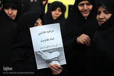 تجمع دانشجویان و اصحاب رسانه در حمایت از مرضیه هاشمی