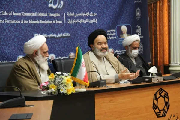 امام خمینی(ره) به ما یاد داد که زیربار سلطه غیرخدا نرویم