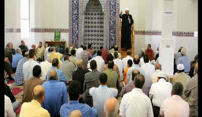 مجازات امام جماعت مصری به دلیل سخنرانی بیش از مهلت مقرر
