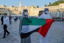 Les Palestiniens accueillent les touristes émiratis et bahreïnis avec des chaussures