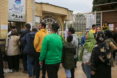 مهمانان نوروزی در باغ ارم و عفیف آباد
