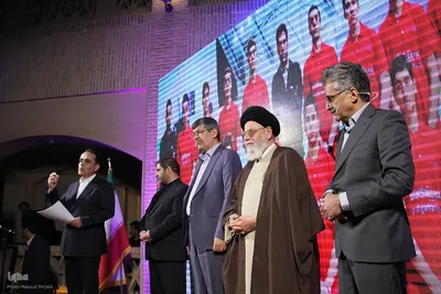 تجلیل از کارآفرین برتر یزدی در رویداد هفت سرو