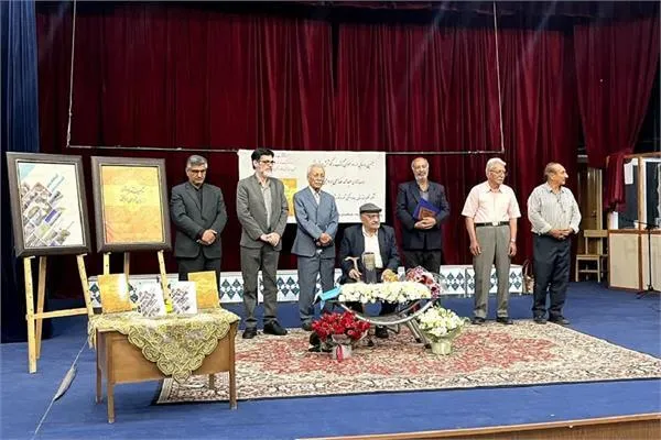 آیین رونمایی از ۲ عنوان کتاب در بروجن برگزار شد