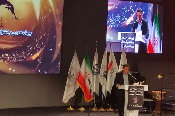 قهرمانان واقعی شهدا هستند
