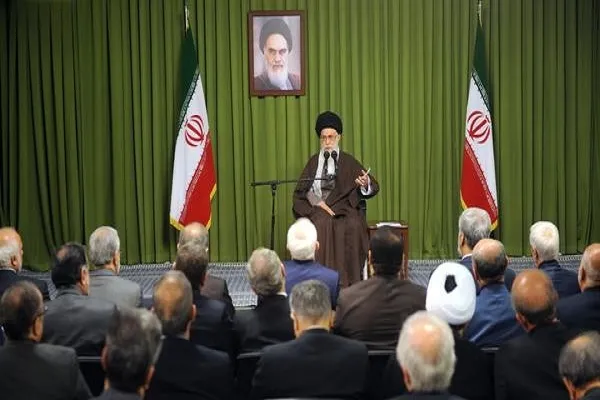 پرهیز از دیپلماسی التماسی، لزوم تعاملات خردمندانه و انعطاف با حفظ اصول