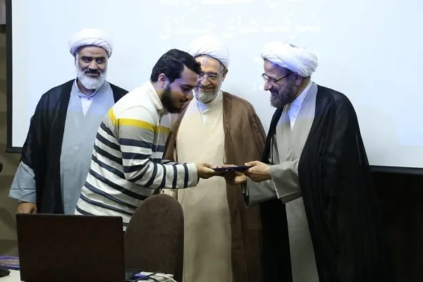 آیین اعطای اعتبارنامه شرکت‌های خلاق در قم برگزار شد
