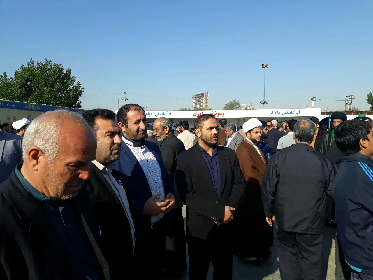 کارکنان معاونت غذا و داروی اهواز و بسیج جامعه پزشکی خوزستان در مراسم 9 دی