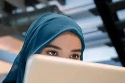 France : la Cour de cassation confirme le droit des femmes à porter le voile au travail