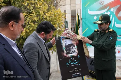نواختن زنگ انقلاب در یزد