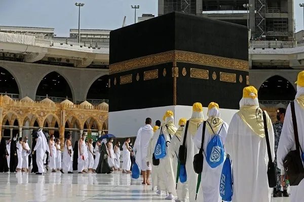 السعودية تبدأ إصدار التأشيرات الإلكترونية للعمرة