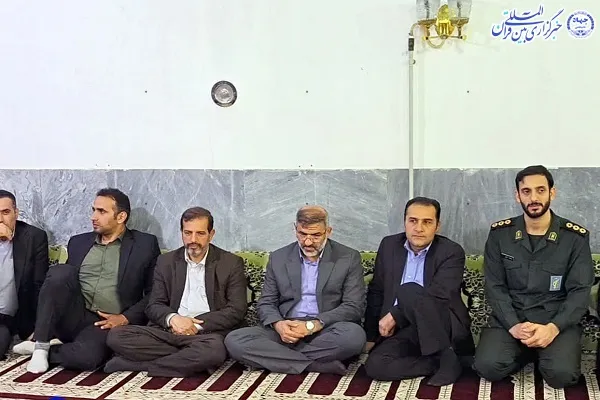 محفل انس با قرآن در روستای ولاشد بخش مرکزی شهرستان ساری