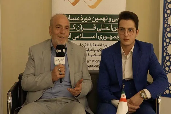 پای رحل قرآن در مسجد؛ از شاگردی تا استادی + فیلم
