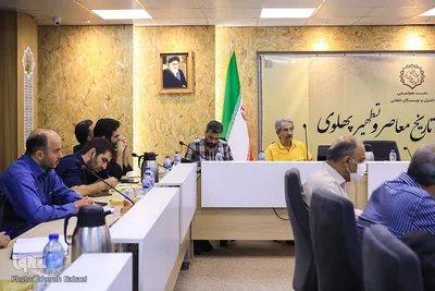 نشست هم‌اندیشی ناشران و نویسندگان انقلاب