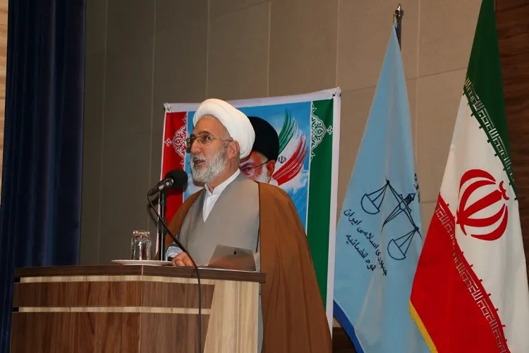مبارزه با فساد از درون دستگاه قضایی آغاز شده است