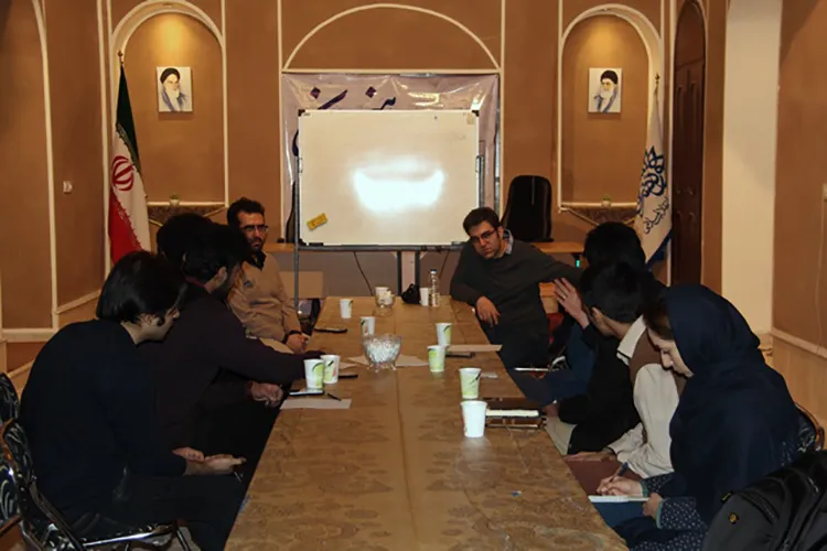 کارگاه‌ پوستر جشنواره «هنر جوان» در یزد برگزار ‌شد