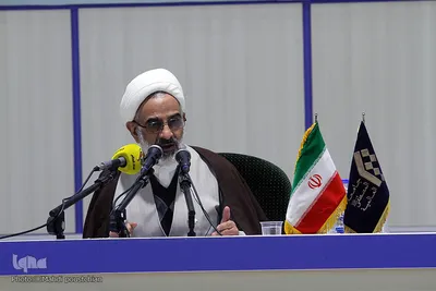 همایش بزرگداشت چهل و دومین سالگرد پیروزی انقلاب با عنوان «انقلاب اسلامی، بالنده و استوار»