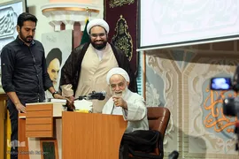  حجت‌الاسلام والمسلمین محسن قرائتی، رئیس ستاد اقامه نماز کشور در همایش سفیران حسینی