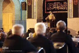 مراسم عزاداری چهارمین شب دهه اول محرم در صحن امام حسین(ع) حرم مطهر حضرت عبدالعظیم حسنی(ع) در شهر ری
