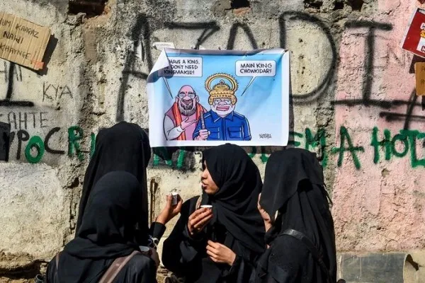 Hintli Müslüman kadınlar; İslamofobi kurbanı