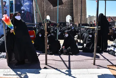 عزاداری واقامه نمازظهر عاشورا در تبریز