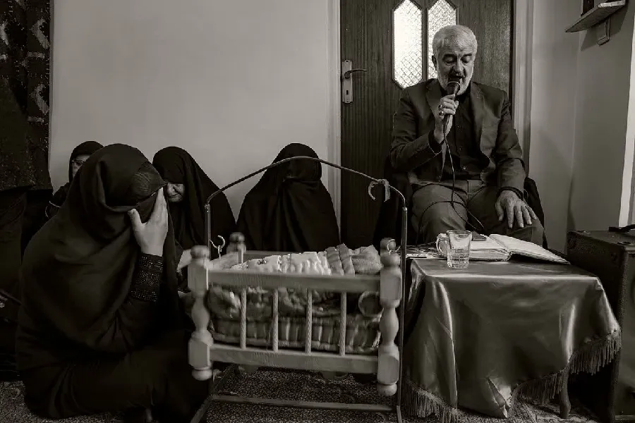 عکاسی که از اخلاص روضه‌های خانگی می‌گوید + عکس