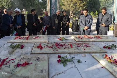 کاروان دانشگاهیان استان البرز پای پیاده در راه تشییع رهبر شهید