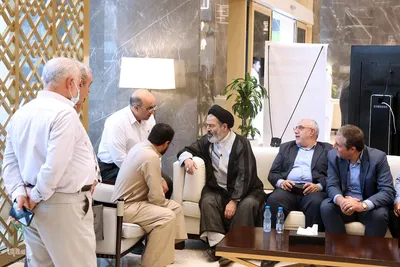 دیدار صمیمی سرپرست حجاج ایرانی با زائران کشورمان در مکه مکرمه
