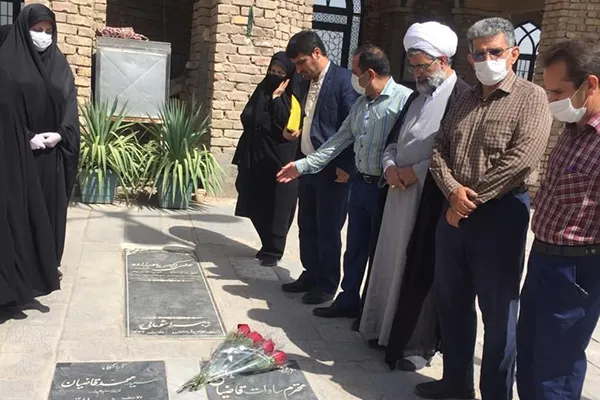 آرامگاه شهیده حجاب در کاشان گلباران شد
