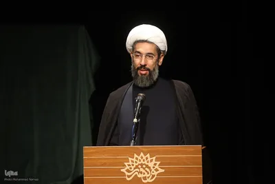 حجت‌الاسلام مصطفی رستمی در رونمایی از ترجمه قرآن به قلم استاد علیرضا برازش