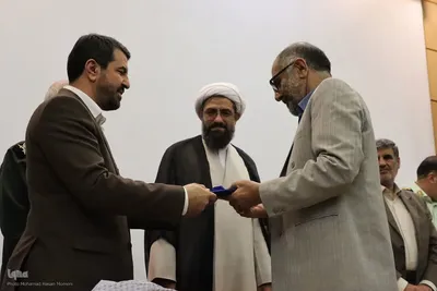 آئین رونمایی کتاب « از ارتفاعات سخت تا نخل‌های بی‌سر»‎
