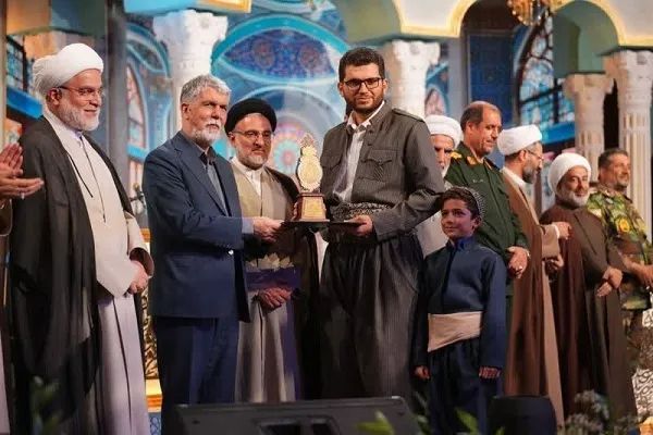 چهل‌وهشتمین طنین آیه در قلب کردستان؛ وداع سنندج با ضیافت نور