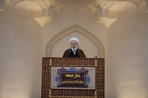 شخصیت‌هایی نظیر امام خمینی(ره) همیشه در تاریخ زنده خواهند ماند