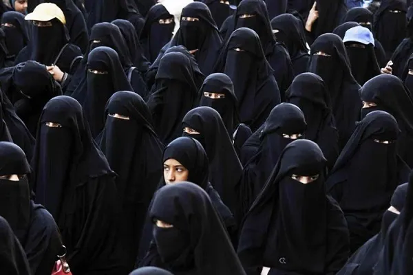 حجاب بانوان یمنی؛ موهبتی برای دفاع از دین و وطن