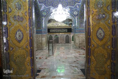 آیین سیاه پوشی ضریح مطهر کریمه اهل بیت در آستانه محرم
