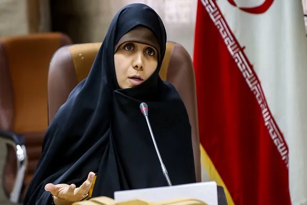 پررنگ کردن حضور زنان در حوزه رسانه و گفتمان انقلاب اسلامی