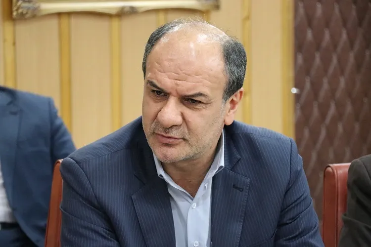 ‌تفکرات و اندیشه ‌امام(ره) را میان نسل جوان ترویج دهیم