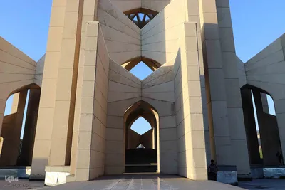 شهریار شیرین سخن