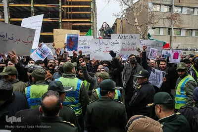 تجمع مردمی دانشجویی مقابل سفارت فرانسه