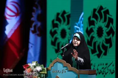 معصومه ابتکار، معاون امور زنان‌و‌خانواده رییس‌جمهور در آیین گرامیداشت «روز کتاب، کتابخوانی و کتابدار»
